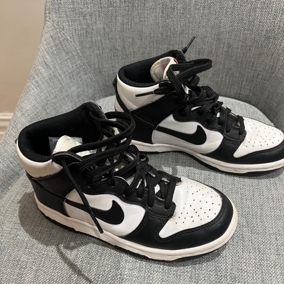 Nike Dunks “Pandas” leather high tops, youth 3.5 - Picture 5 of 8